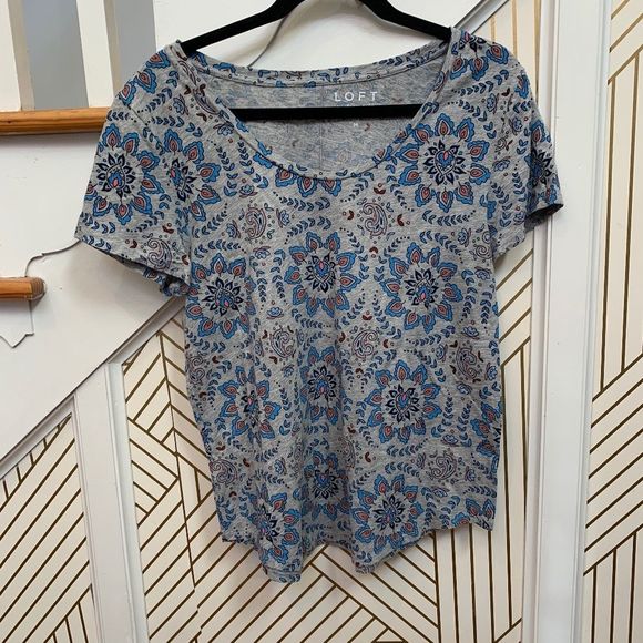 LOFT Tops - Loft Printed Scoop Neck Tee